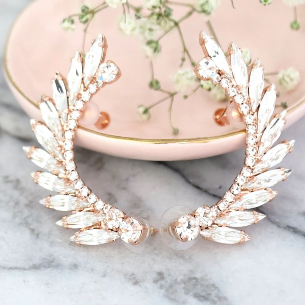 iloniti Ear Crawler Earrings